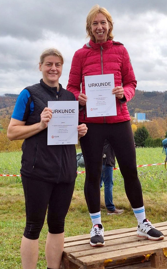 Kreis-Cross-Meisterschaften 2025 in Ferndorf: Christine Dreisbach (1.) und Denise Sassmannshausen (2.) erfolgreich